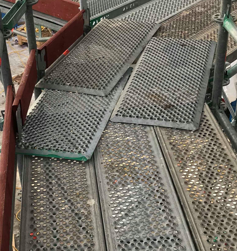 T�ckpl�t till plattform 1,055 x 0,315 m