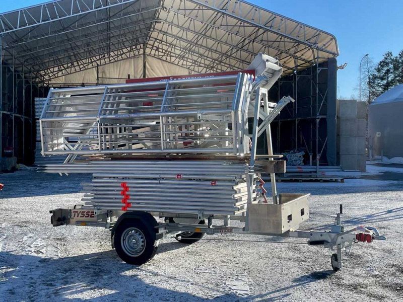 St�llningstrailer med byggst�llning, trapptorn och RSS fallskydd